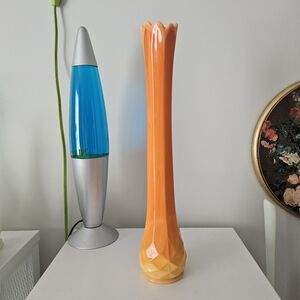 Bittersweet Dominion Swung Vase